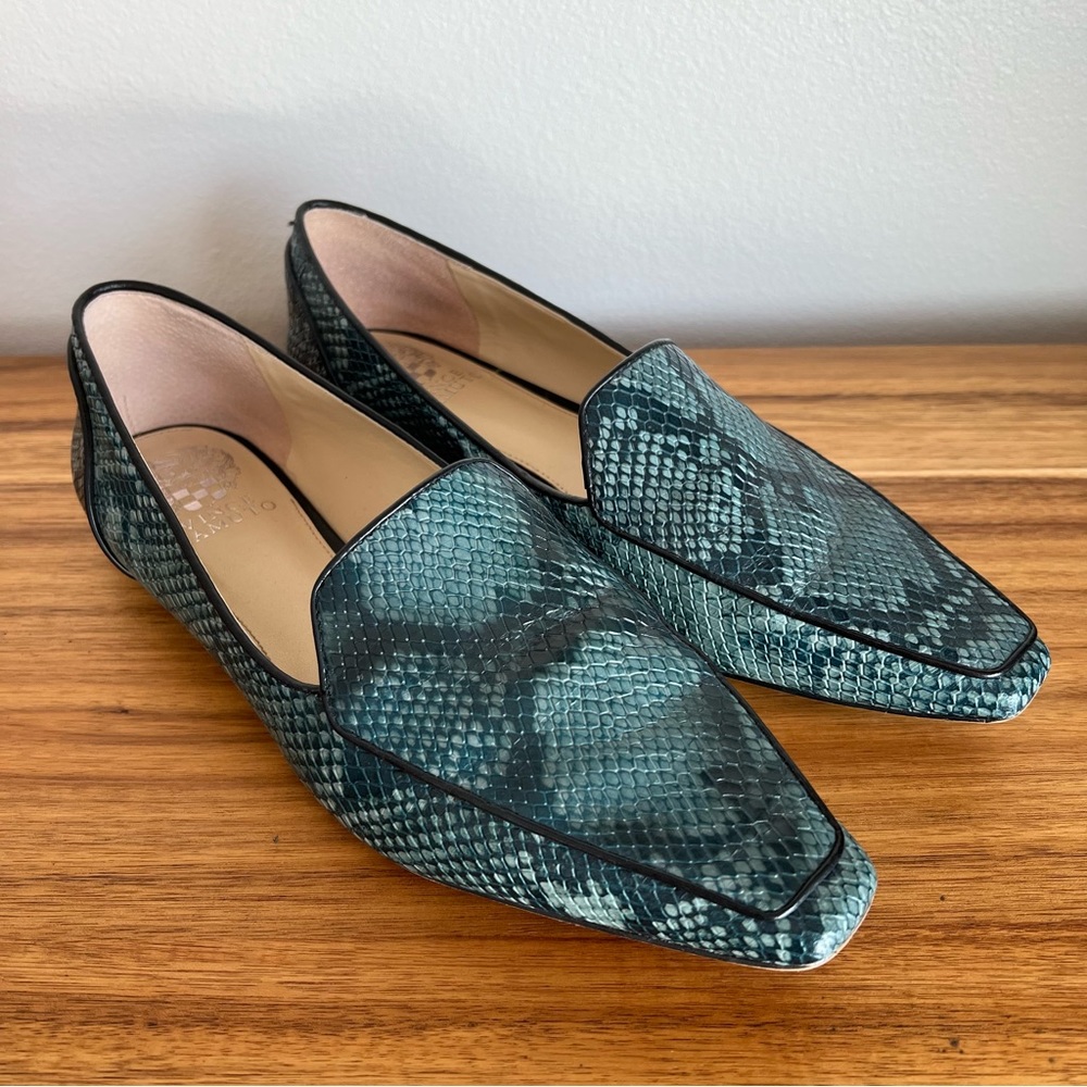 Vince Camuto Kallassa Bluestone Snake Print Leather Loafer size 9.5M VC-Kallassa